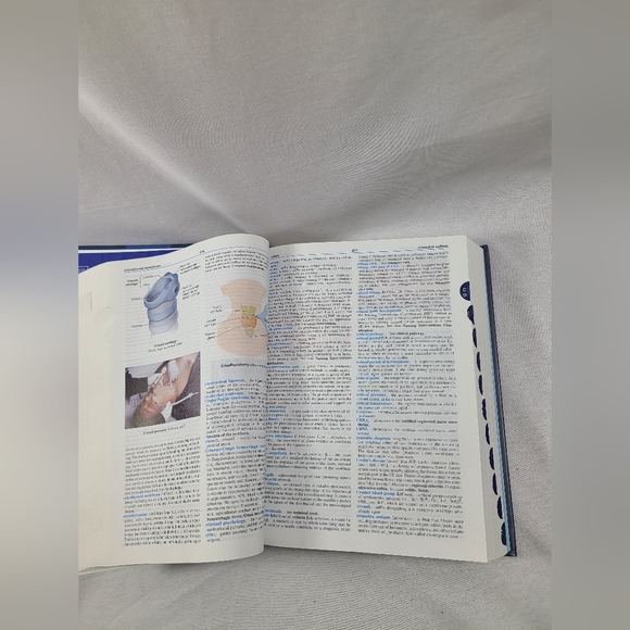 Mosby's Dictionary of Medicine, Nursing and Health Professions 8th Edition - Picture 4 of 7